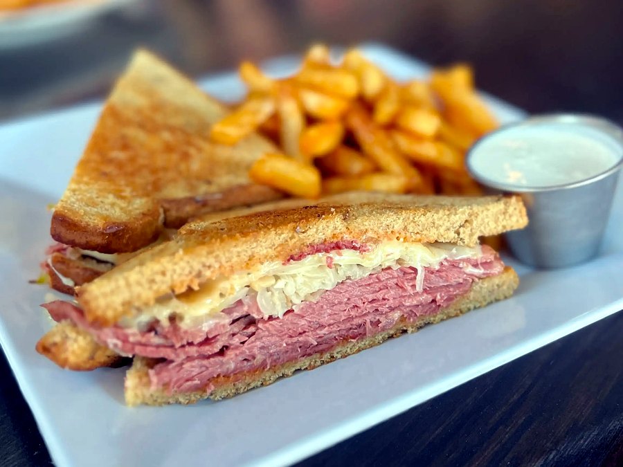 Reuben Sandwich at Cairde Public House